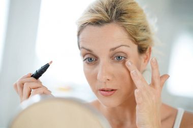 kadın koyarak göz kapatıcı