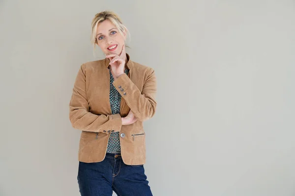 Middle-aged woman standing — Stock Photo, Image