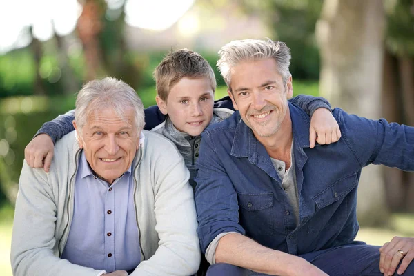 Trzech mężczyzn generacji — Zdjęcie stockowe