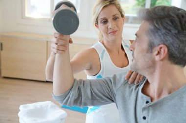 Fizyoterapist güçlendirilmesi hasta silah