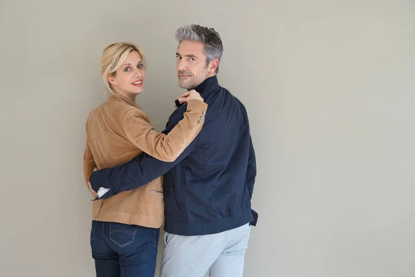 Middle-aged couple standing — Stock Photo, Image