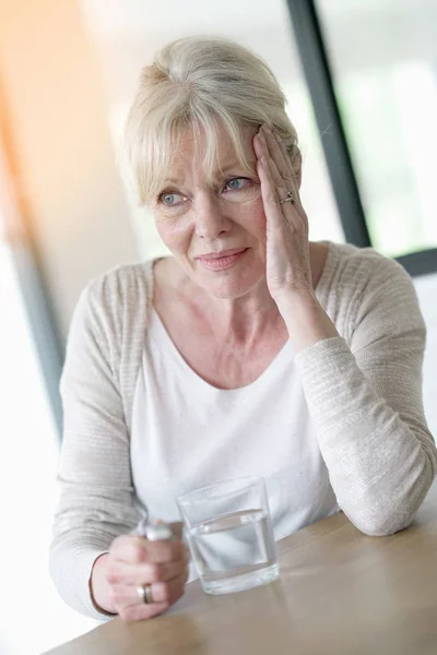 Mujer que sufre migraña — Foto de Stock