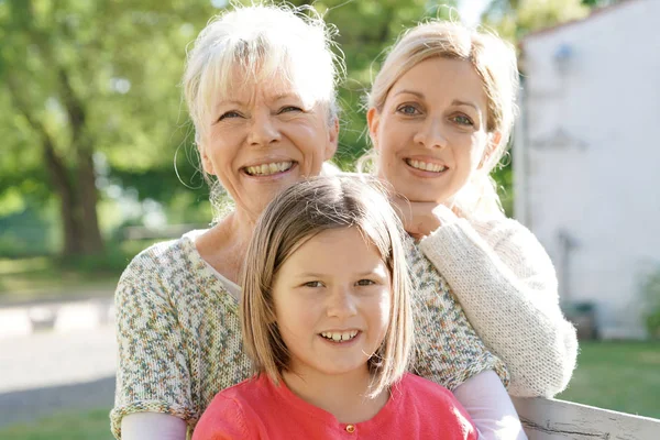 Drie vrouwen generatie — Stockfoto