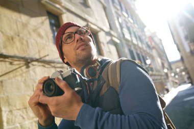 Hipster adam fotoğraf çekimi 