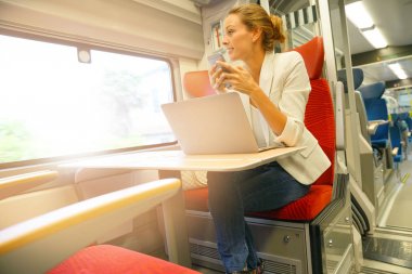 İşkadını tren çalışma
