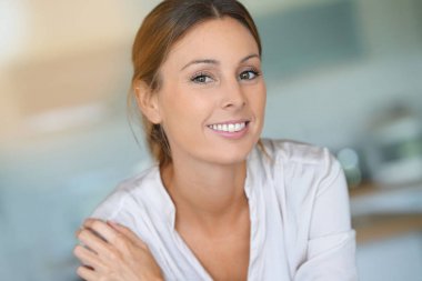 l kadın evde rahatlatıcı