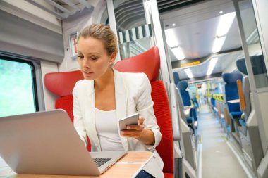 İşkadını tren çalışma