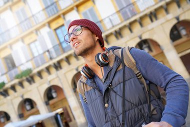 Backpacker ziyaret şehir