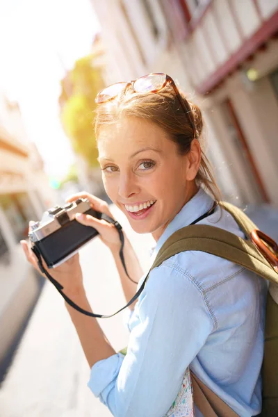 Porträt eines Touristen beim Fotografieren — Stockfoto