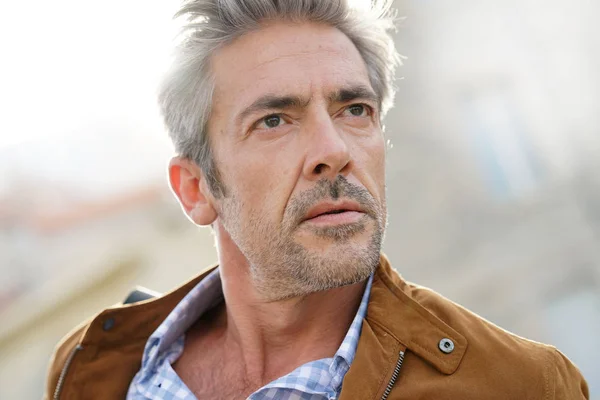 Mature man in the city — Stock Photo, Image