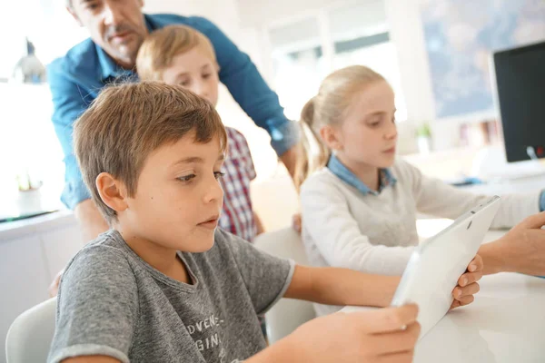 Gyerekek Tantermi Digitális Tabletta — Stock Fotó