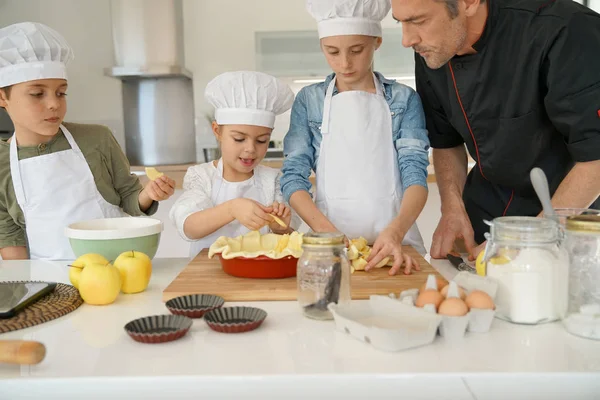 Pastry class with kids — Stock Photo, Image