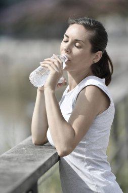 jogging yapan kadın rahatlatıcı 