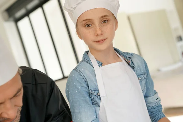 Retrato Menina Escola Aula Pastelaria — Fotografia de Stock