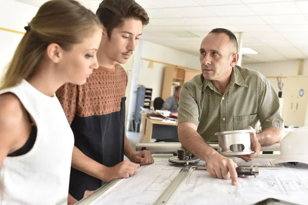 People in engineering training class — Stock Photo, Image