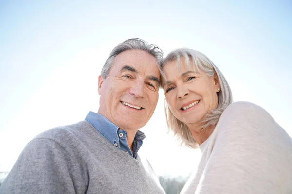 Senior Paar Poseren — Stockfoto