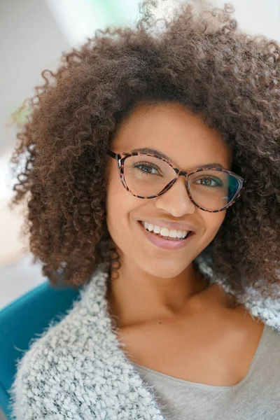  dinlendirici gözlük kadınla