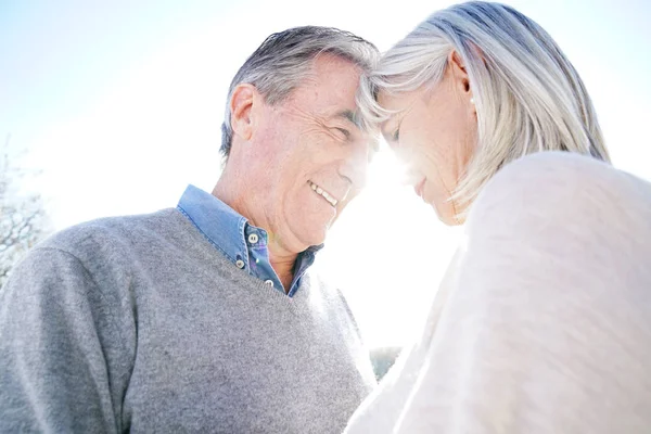 Pose de couple aîné — Photo