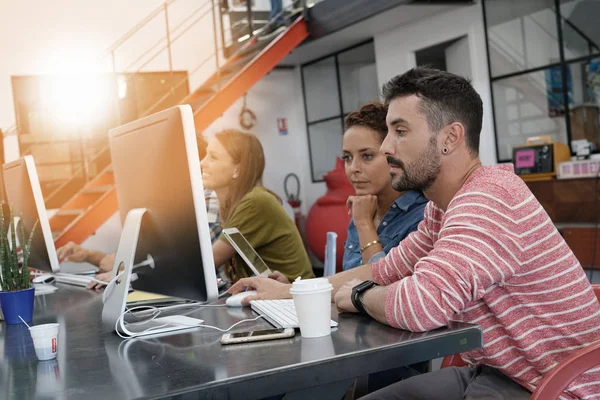 Empezar personas que trabajan — Foto de Stock