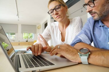 iş takım çalışması 