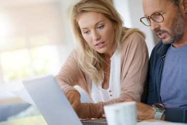  dizüstü bilgisayarınızda çift evde çalışma