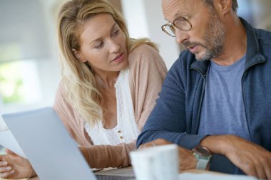  dizüstü bilgisayarınızda çift evde çalışma