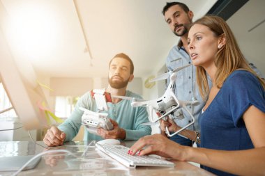 Office çalışma insanlarda başlangıç 