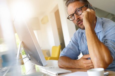 Evet ev-ofis iş adamı