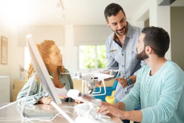 Office çalışma insanlarda başlangıç 