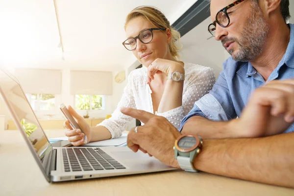 iş takım çalışması 