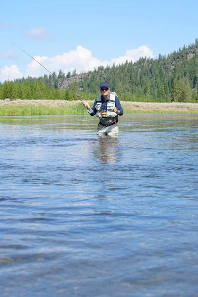 Pesca com mosca no rio Madison — Fotografia de Stock