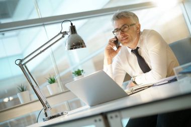 İşadamı Smartphone'da söz Office