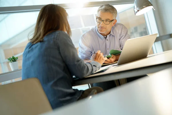 Colleagues Working Together Office Using Laptop — Stock Photo, Image