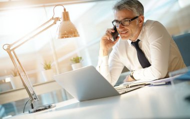 İşadamı Smartphone'da söz Office