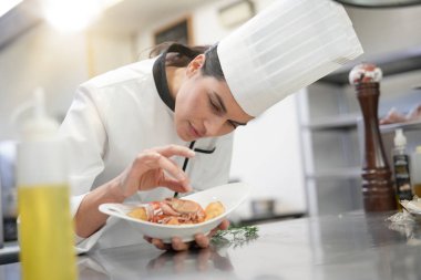 Portre profesyonel mutfak yemek hazırlama aşçı Şef