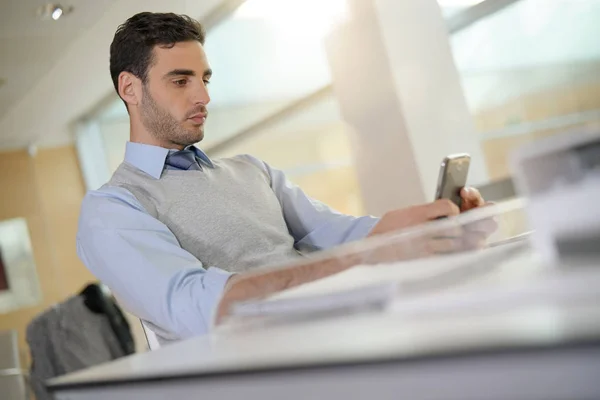 Porträt Eines Jungen Geschäftsmannes Amt — Stockfoto