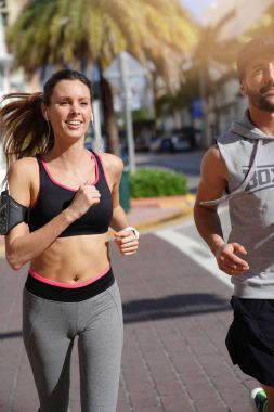 Çift birlikte kiminle Joggers
