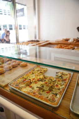 Pastane Dükkanı stand tavada pizza