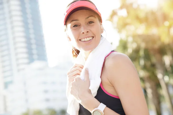 Mutlu Gülümseyen Jogging Yapan Kadın Portresi — Stok fotoğraf