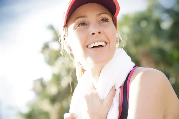 Πορτρέτο Του Ευτυχής Χαμογελαστοί Jogger Γυναίκα — Φωτογραφία Αρχείου