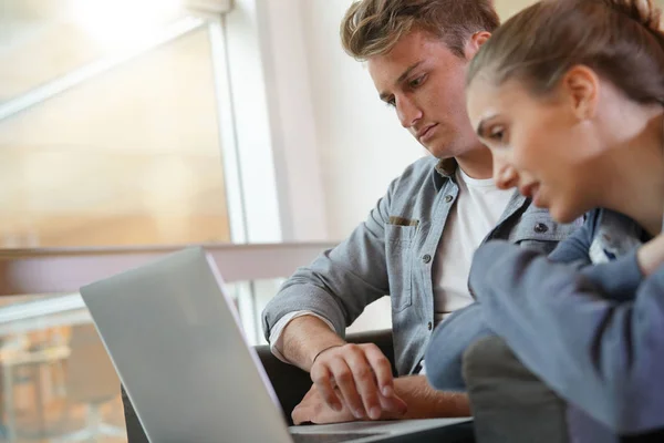 Students Working Laptop Computer — Stock Photo, Image