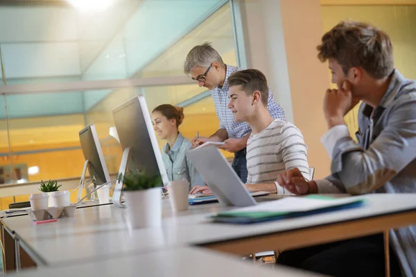 Students Apprenticeship Attending Computing Class — Stock Photo, Image