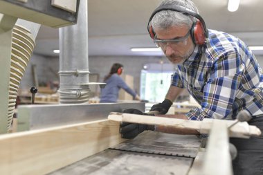 Makine ile ahşap Ahşap işçi kesme parça