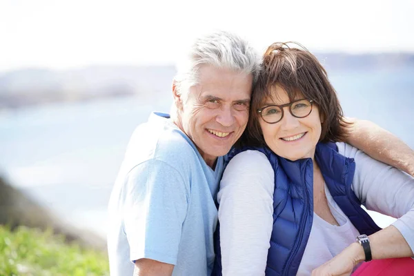 Retrato Alegre Casal Anos Relaxante Beira Mar — Fotografia de Stock