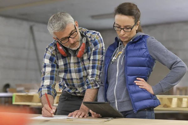 Wood Industry Technicians Working Together Project — Stock Photo, Image