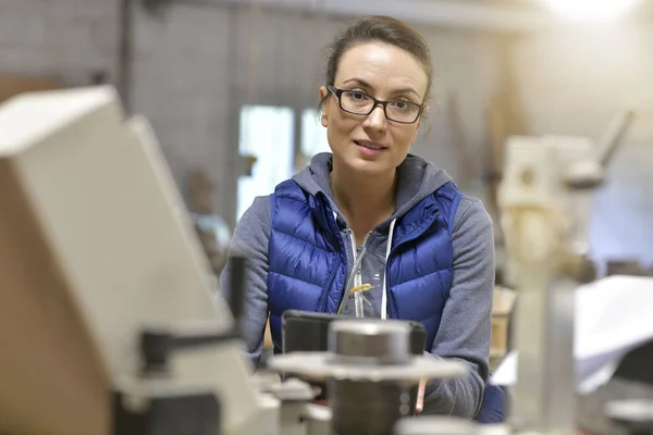 Técnico Industria Madera Que Trabaja Tableta Digital — Foto de Stock