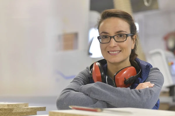 Retrato Mujer Que Trabaja Industria Madera — Foto de Stock