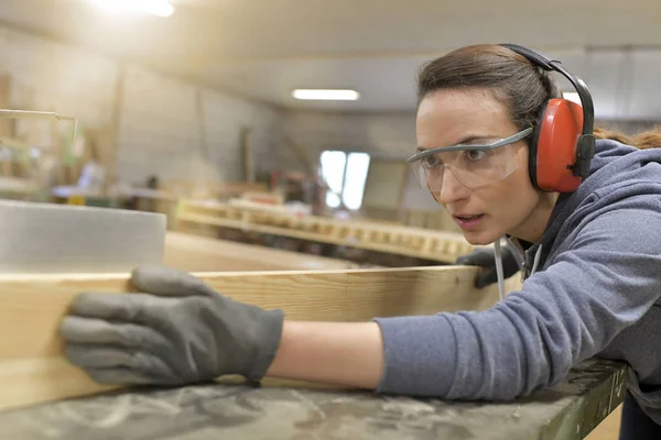 Woman Professional Training Wood Industry — Stock Photo, Image