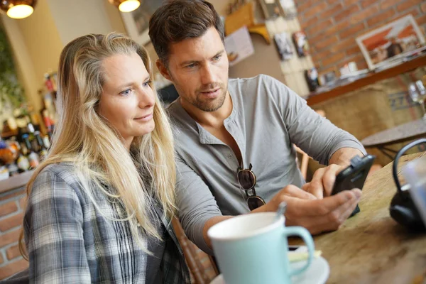 Ehepaar Mittleren Alters Sitzt Café — Stockfoto