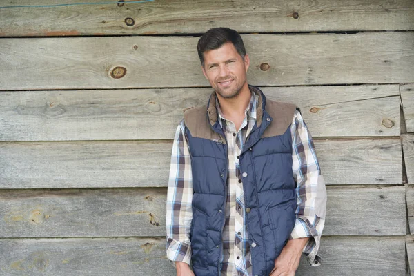 Farmer Standing Front Barn — Stock Photo, Image